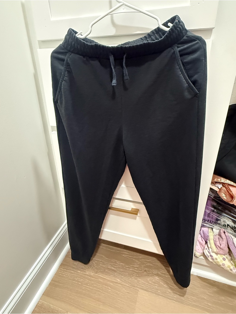 Nike Women’s Black Drawstring Joggers with Side Pockets